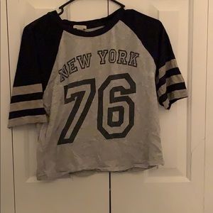 Forever21 NY cropped tee